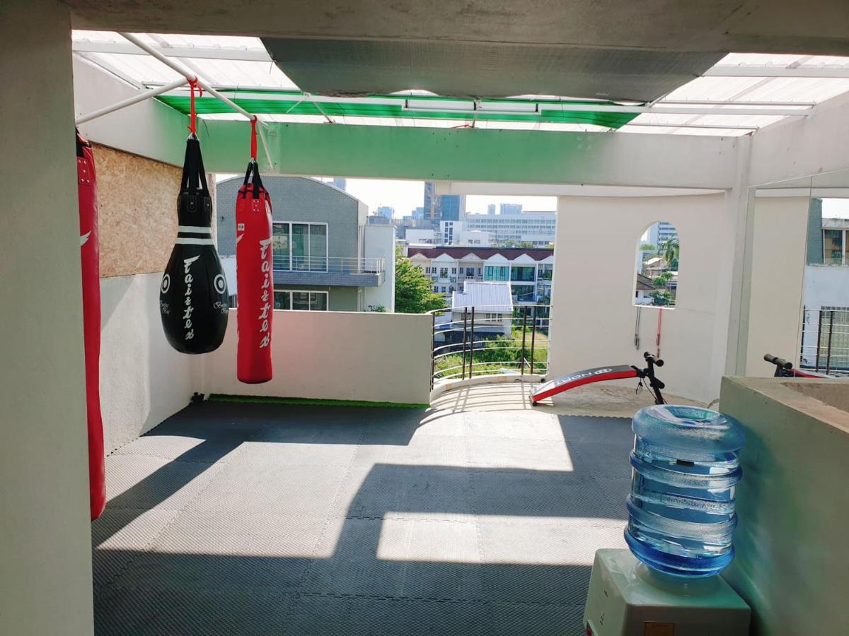 Kru Nat'S Bed & Breakfast W/ Private Rooms & Gym Bangkok Exterior foto