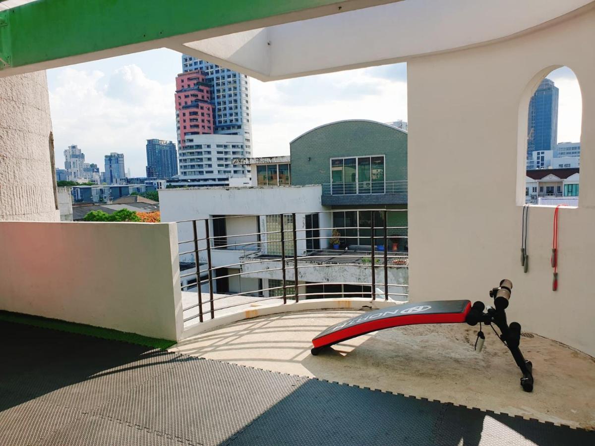 Kru Nat'S Bed & Breakfast W/ Private Rooms & Gym Bangkok Exterior foto