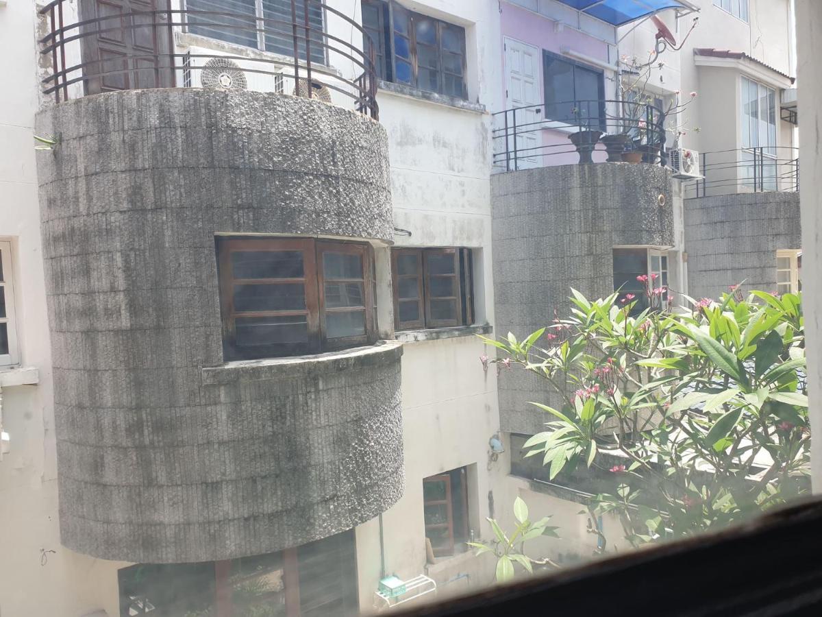 Kru Nat'S Bed & Breakfast W/ Private Rooms & Gym Bangkok Exterior foto